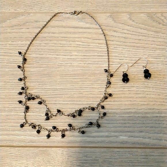 Beautiful vampy Y2K Danity minimalist choker with matching beads dangle earrings - Picture 1 of 3